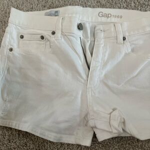 White gap shorts